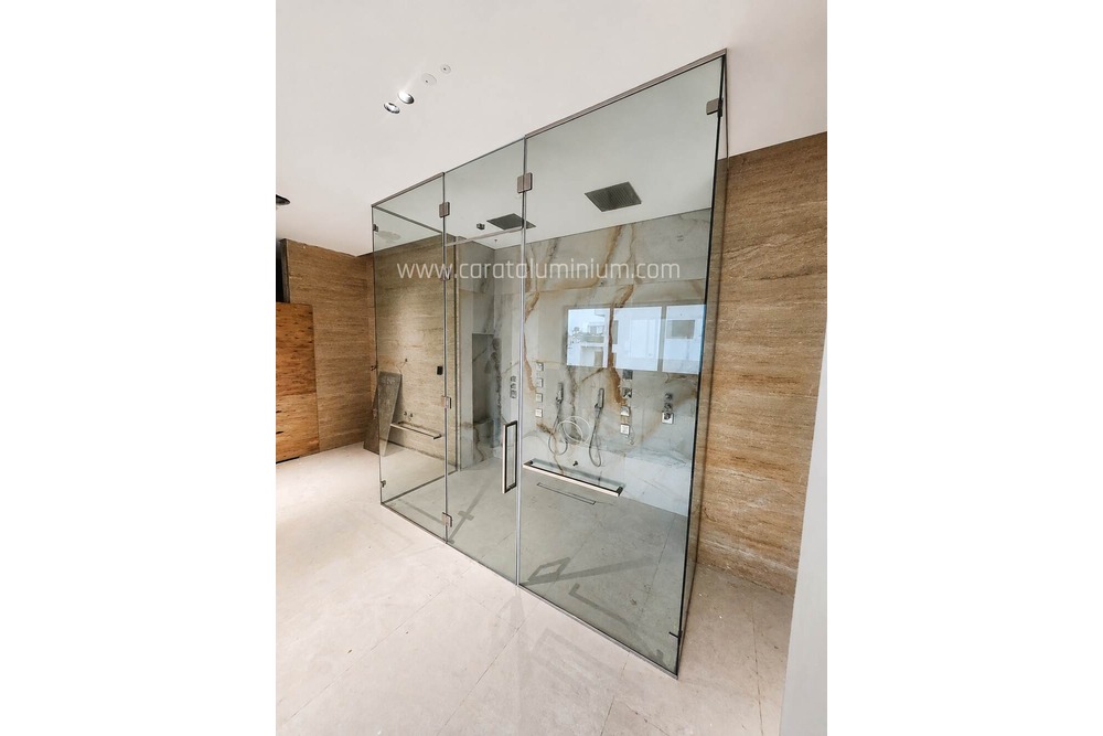 3-SIDED SQUARE SHOWER WITH OPENABLE TRANSOME SLR